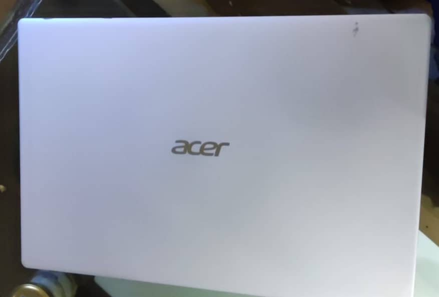 ACER RYZEN 3 2GB dedicated GPU 1