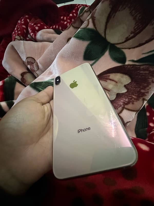 I phone xsmax 64 Gb factory unlock 2