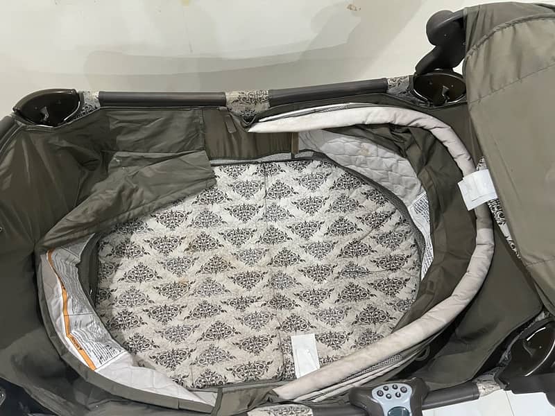 Graco Baby Cot &Pack ’n Play Silhouette Playard – Excellent Condition! 1