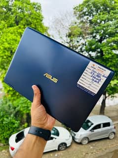 Asus zenbook core i5-8th Generation 16 gb ram 256 gb ssd