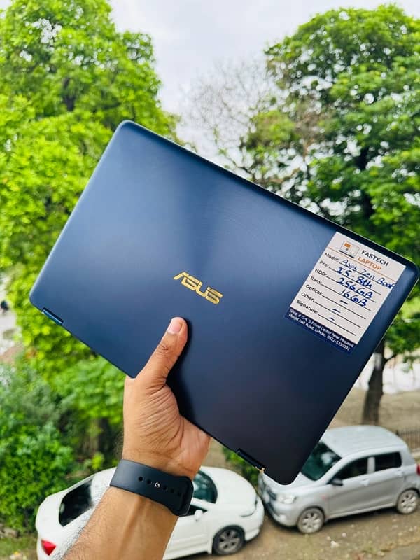 Asus zenbook core i5-8th Generation 16 gb ram 256 gb ssd 3