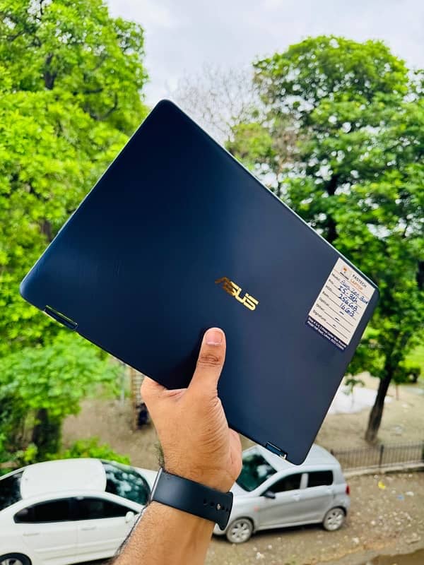 Asus zenbook core i5-8th Generation 16 gb ram 256 gb ssd 9