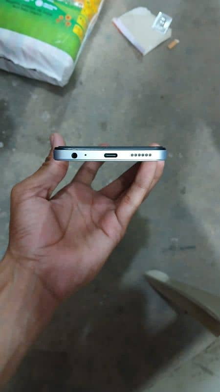 TECNO SPARK 20C 4+4/128 COMPLETE SAMAN 4 MONTHS WARRANTY 3