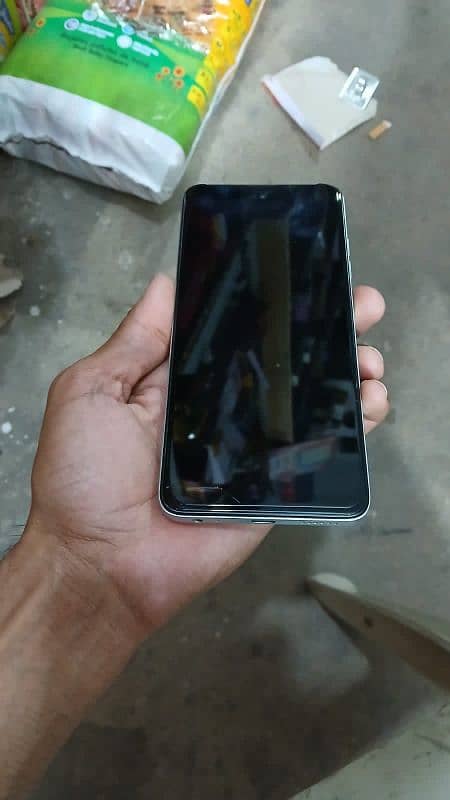 TECNO SPARK 20C 4+4/128 COMPLETE SAMAN 4 MONTHS WARRANTY 6