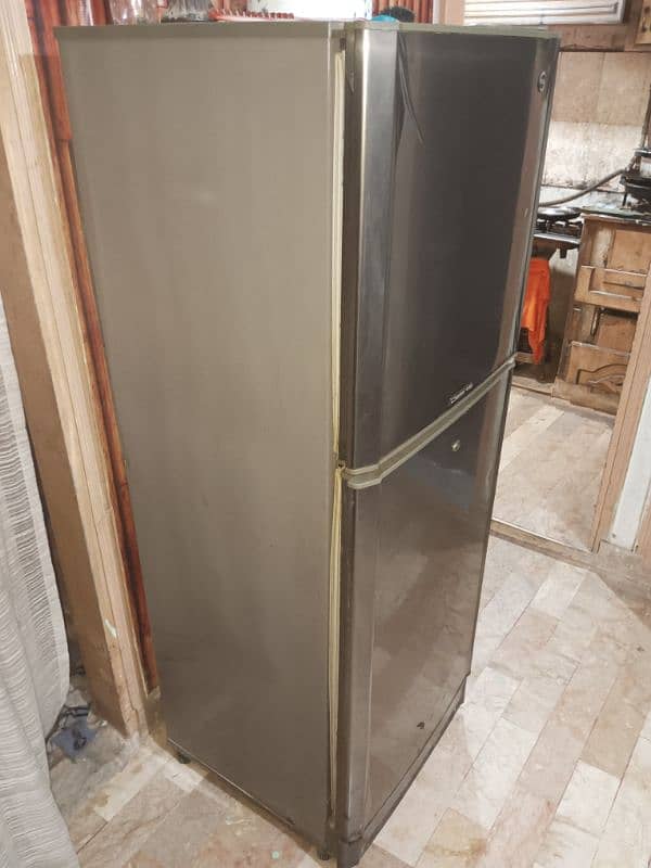 PEL medium sized fridge 2