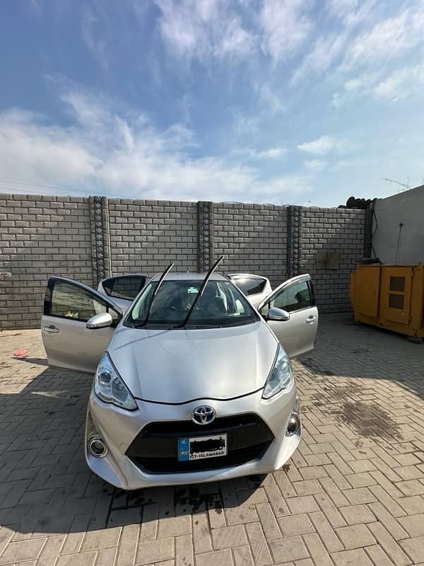 Toyota Aqua s 2015 23 registered 0