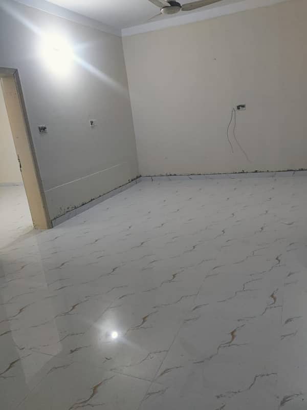 ALLAMA IQBAL TOWN 10 MARLA NEW LOWER PORTION URGENT FOR RENT IN PRIME LOCATION 6