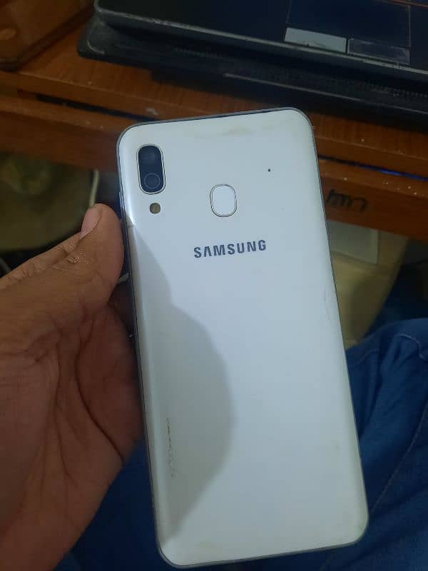 Samsung A30 4 GB 64Gb official approve 0