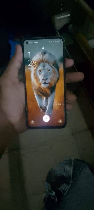 oppo reno6 8+4.128 box sat ha  bas friend camra ka isu ha exchange ho 1