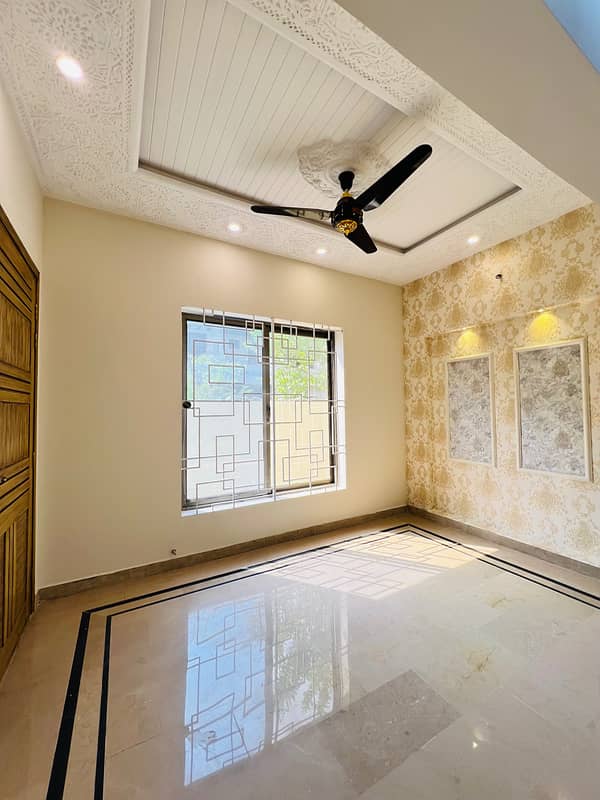 05 Marla House Available fir SALE in A-Block Phase 2 3