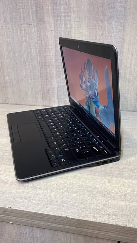 DELL LATITUDE 7240 1