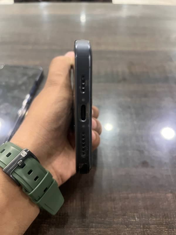 iPhone 15 Pro Max 256 Blue Titanium 6