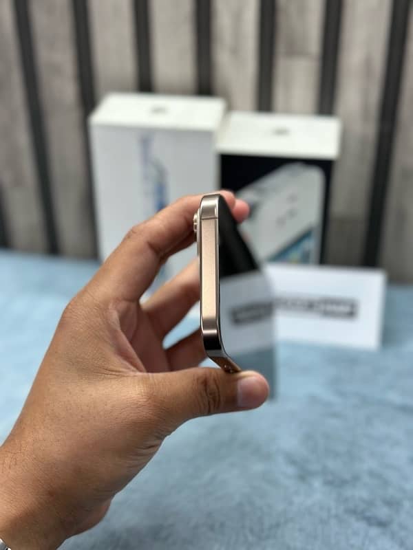 16 Pro KIT 256GB Factory Unlock Desert Titanium 3