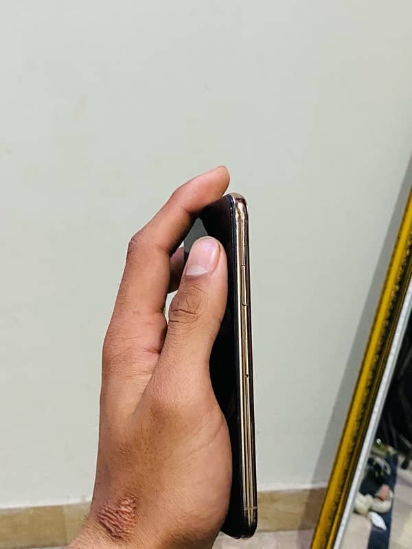 IPHONE XS PHYSICAL PTA APROVED 3