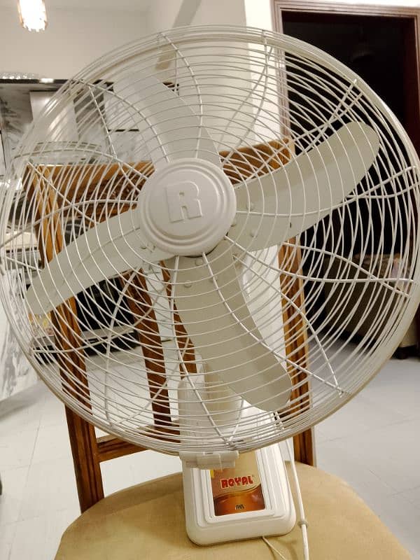 Royal Bracket Fan Just Like New 1