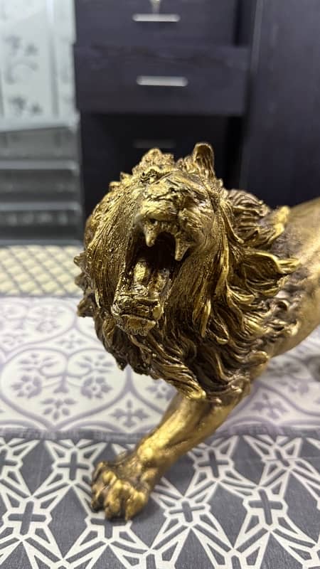 Roaring Lion Brass Coated Figure 0