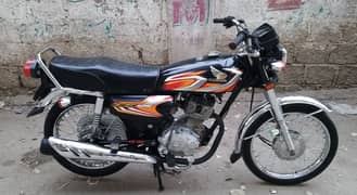 Honda CG 125 2022 First owner Karachi num 03278228900