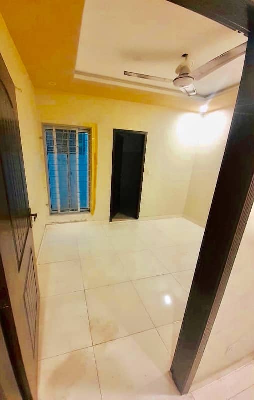 A 300 Square Feet Flat Located In Johar Town Is Available For Rent 0