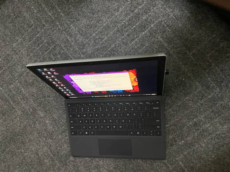 Surface Pro 5 (Core i-5 7th Gen) 8 GB & 256 GB (URGENT!!) 1