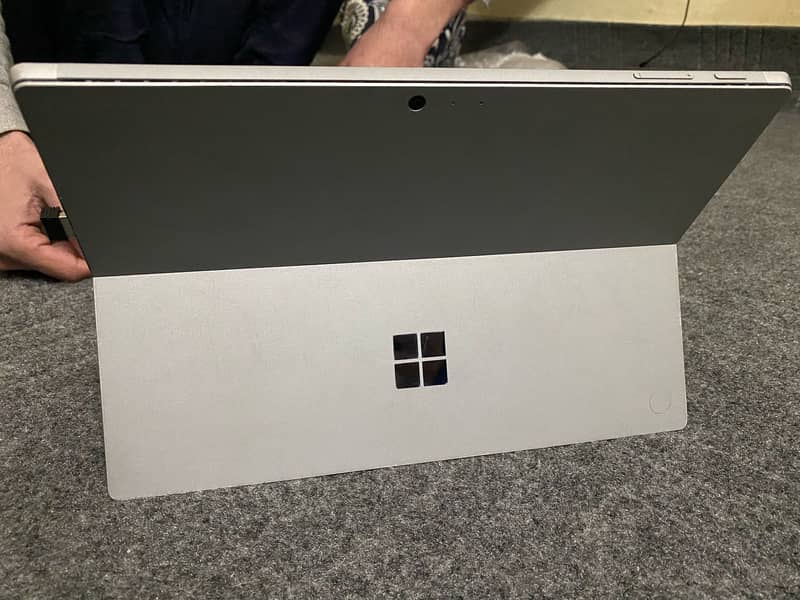 Surface Pro 5 (Core i-5 7th Gen) 8 GB & 256 GB (URGENT!!) 6