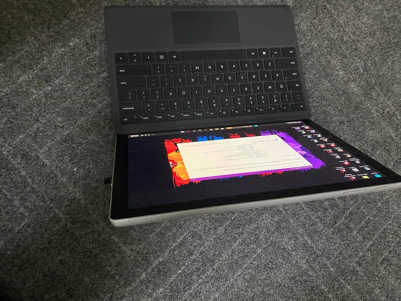 Surface Pro 5 (Core i-5 7th Gen) 8 GB & 256 GB (URGENT!!) 9