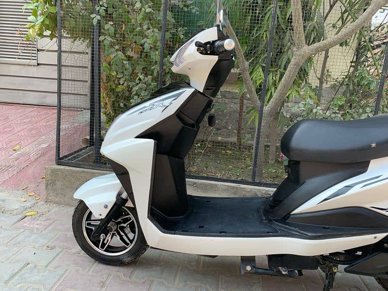 Electric scooty 5