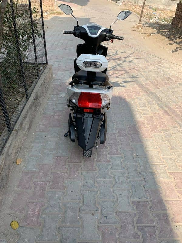 Electric scooty 8