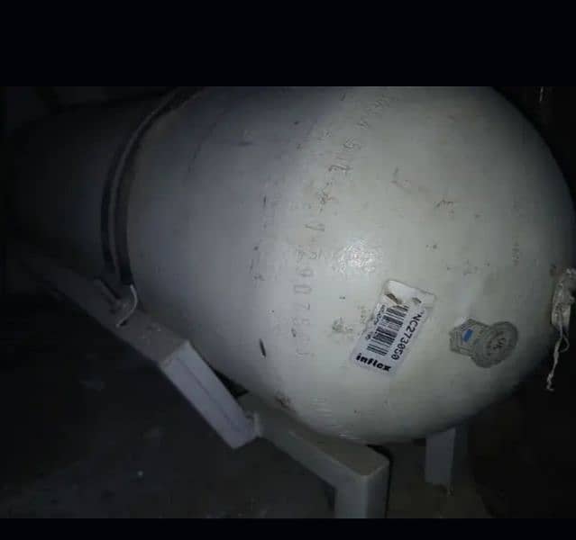 CNG cylinder & Kit for sale in best condition recently used in mehran 5