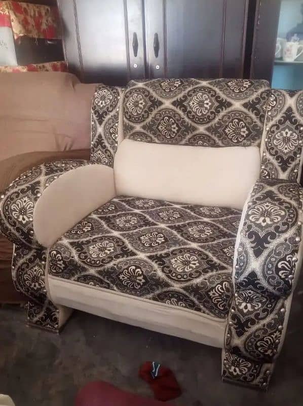 lush condition sofa set 0