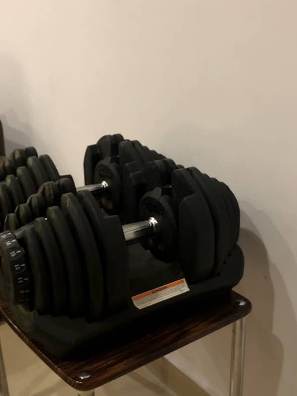 BOWFLEX IMPORTED ADJUSTABLE PREMIUM DUMBBELLS 1