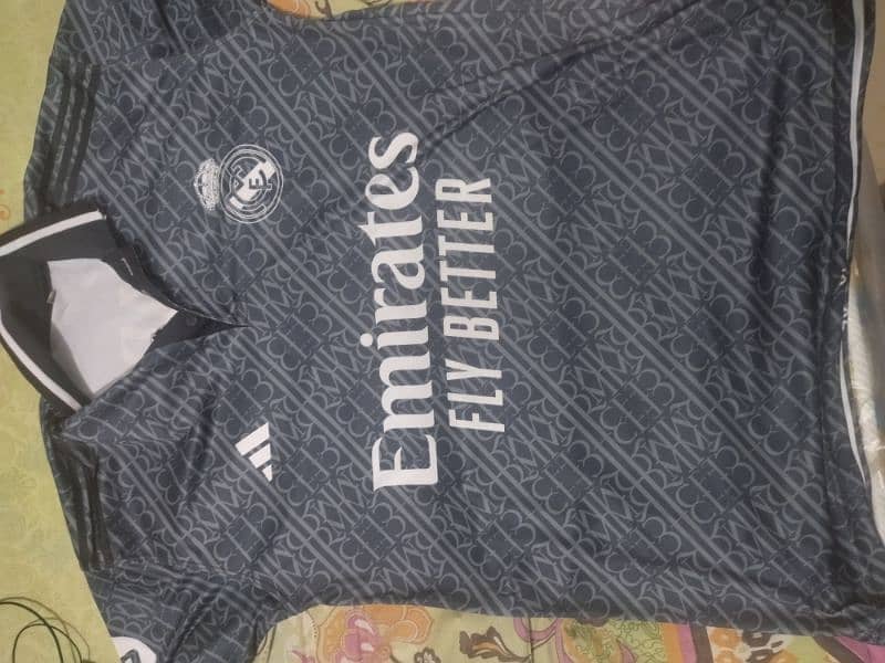 REAL MADRID 24/25 JERSEY LIKE NEW 0