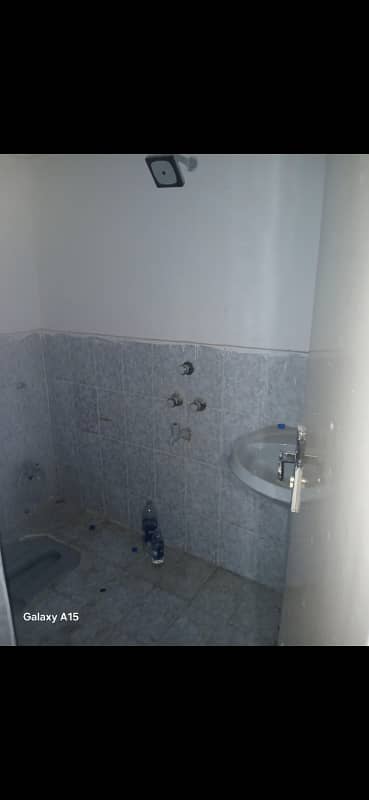 Flat for Rent. Main Road Building, Johar-Mor karachi 7