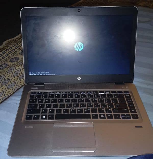 Hp 840. g3 elite book. . . Core i5 6th. gen. . 16gb ram. 256gb ssd 3