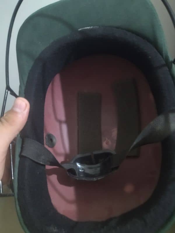 CRICKET HELMET RARELY USED AVAILABLE 2