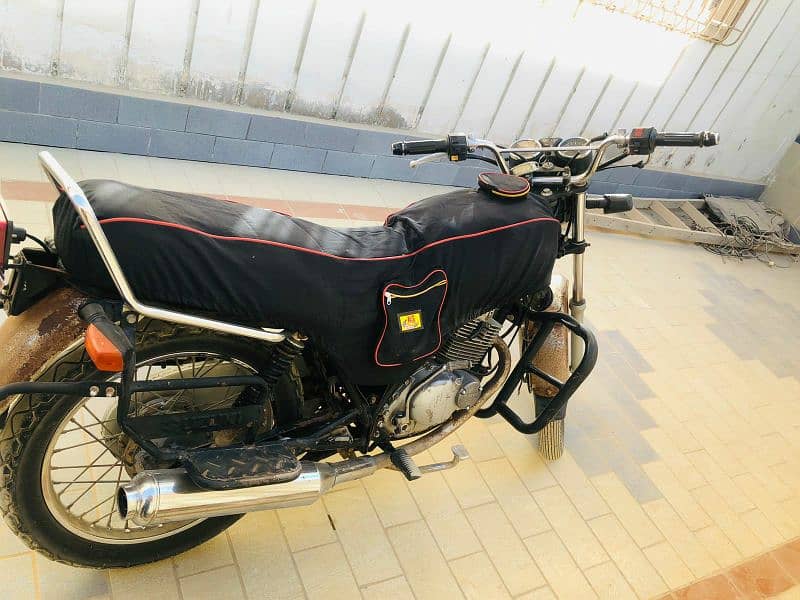 Suzuki GS 150 2