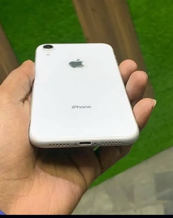 iPhone XR factory unlock 10by9 condition 1