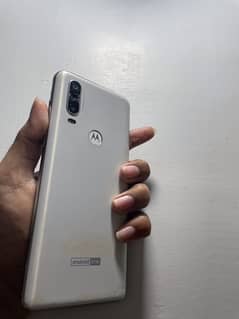 Motorola one action patch tha wo khatam ho gya hy