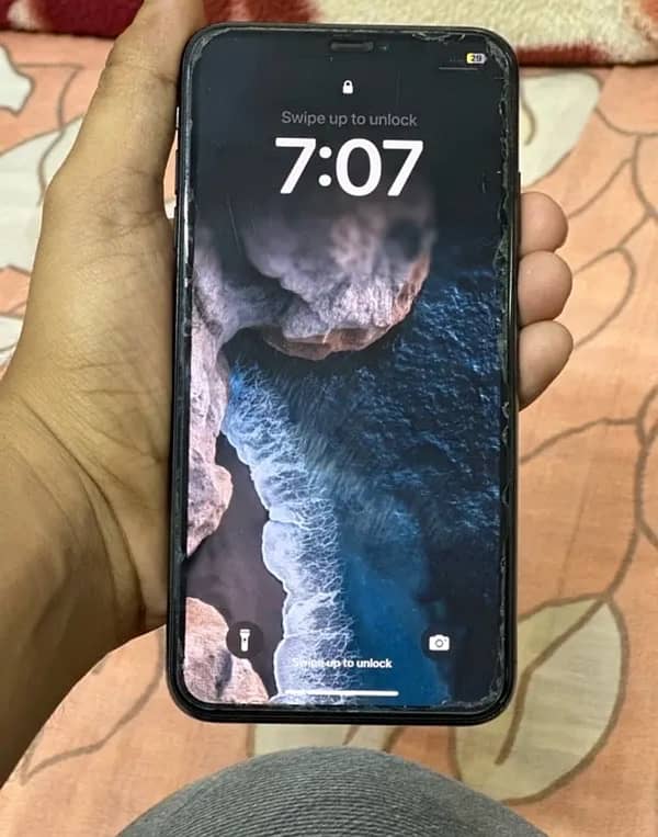 iPhone XS max factory unlocked 1