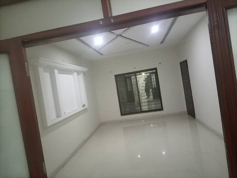 10 MARLA UPPER PORTION AVAILABLE FOR RENT. 4