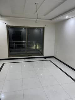 5 MARLA UPPER PORTION AVAILABLE FOR RENT.