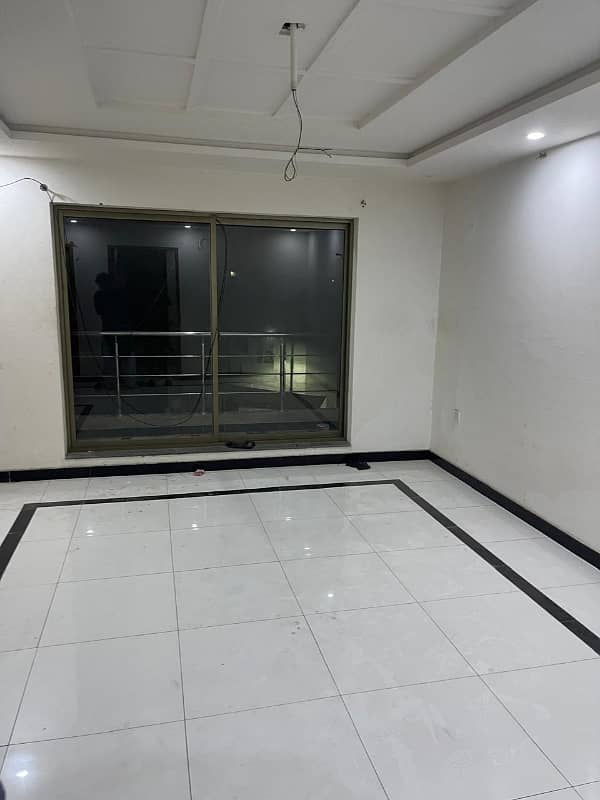 5 MARLA UPPER PORTION AVAILABLE FOR RENT. 0