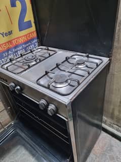 electric & gas oven (2 months used)