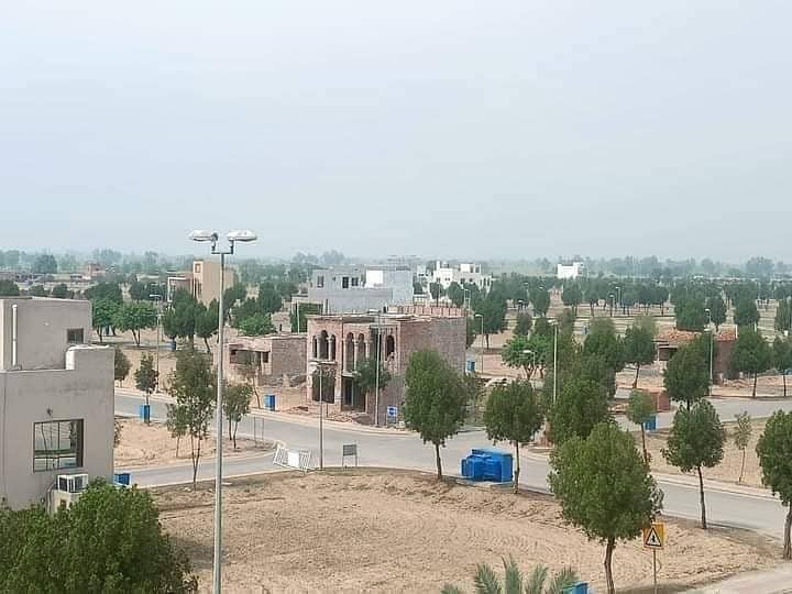 bahria education 5 Marla Plot for sale In a block mian k beck near to park and masjid good work 2