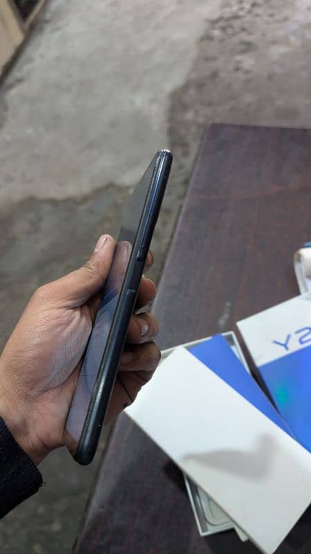 vivo y20 3