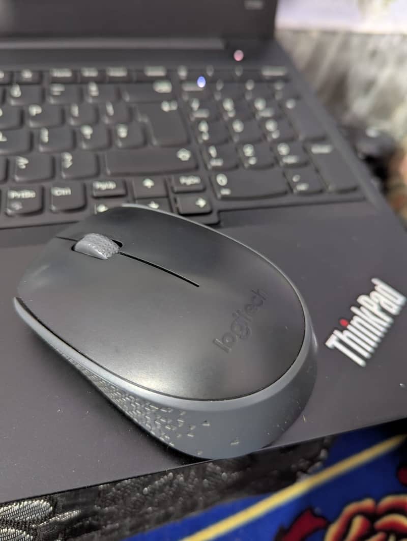 Logitech M331 Silent Plus Wireless Mouse - 90% Quieter Clicks 1