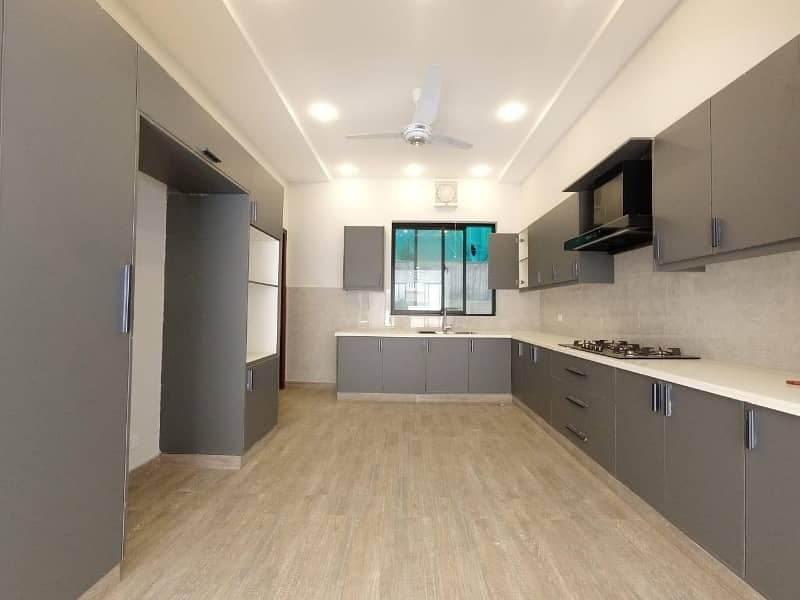 1 Kanal Spacious House Available In DHA Phase 2 - Sector G For sale 2