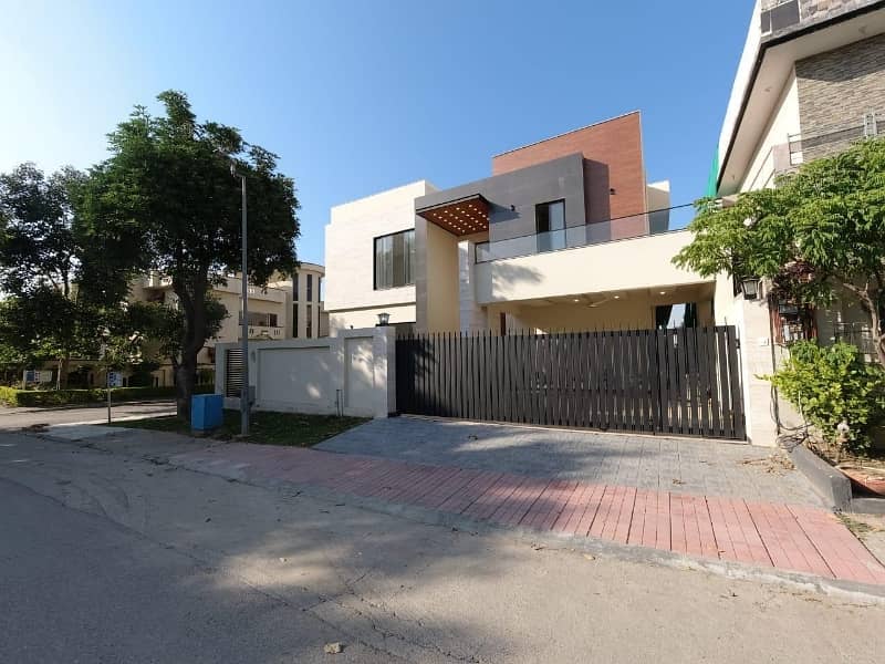 1 Kanal Spacious House Available In DHA Phase 2 - Sector G For sale 3