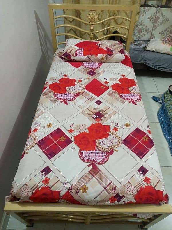 Single Iron Bed With Free Mattress Solid And High Quality Heavy Iron 0