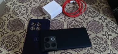 OnePlus 10 pro 5g non pta with original charger and cable.