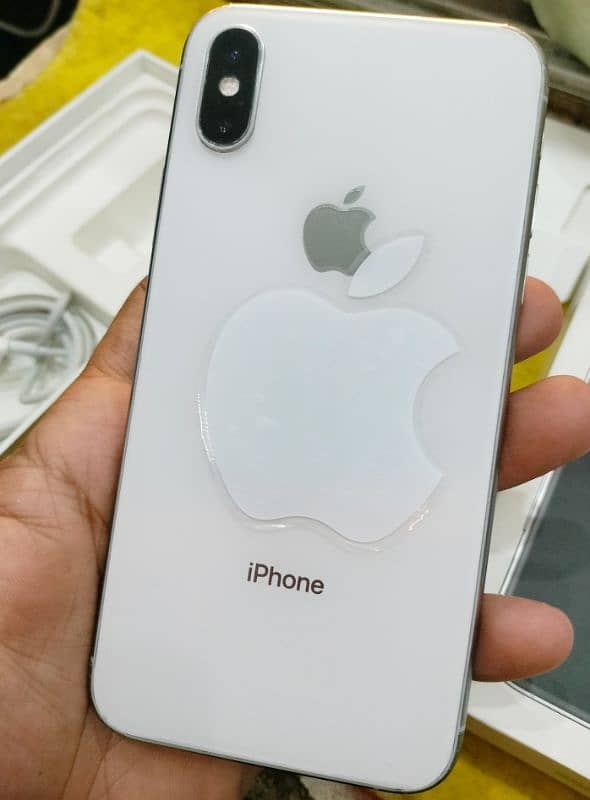 iphone xs full box pta approved 03156062963 2